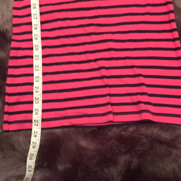 Never worn old navy tank - Picture 4 of 4